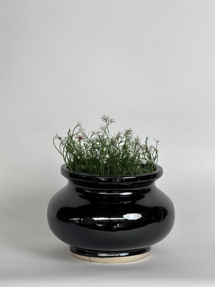 Classic Ceramic Planter — 9" Dia × 6.5" Height — Primary View