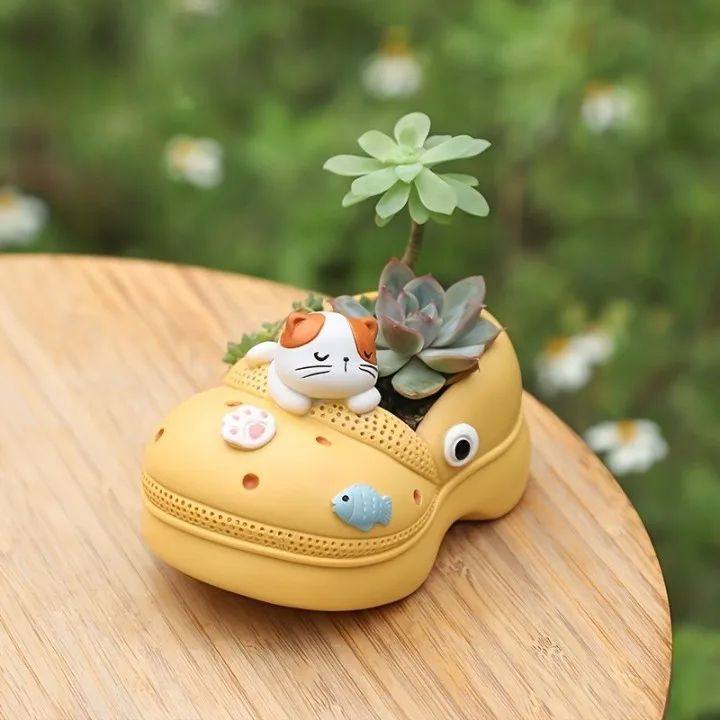 Classic Resin Planter — Primary View