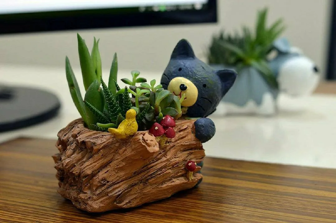 Classic Resin Planter — 6.5" Dia × 5" Height — Primary View