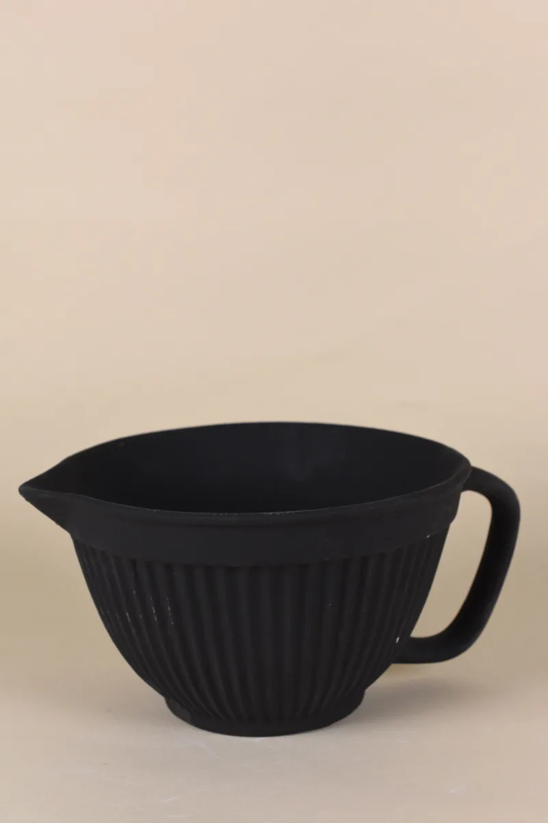 Classic Ceramic Planter — 8" Dia × 8" Height — Primary View